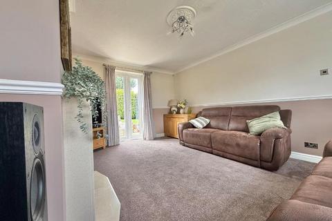3 bedroom semi-detached house for sale, Hales Road, Wednesbury, WS10 9BS