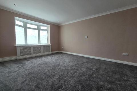 3 bedroom terraced house to rent, Carolines Close, Southend on Sea, Essex, SS2 6RQ