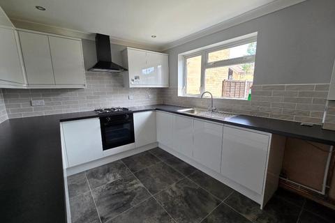 3 bedroom terraced house to rent, Carolines Close, Southend on Sea, Essex, SS2 6RQ