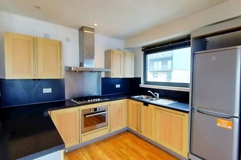 2 bedroom flat to rent, Meadowside Quay Square, Glasgow, G11