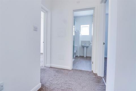 2 bedroom flat for sale, Grosvenor Road, Westcliff-on-Sea SS0