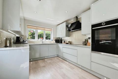 4 bedroom detached house for sale, BIDDENDEN