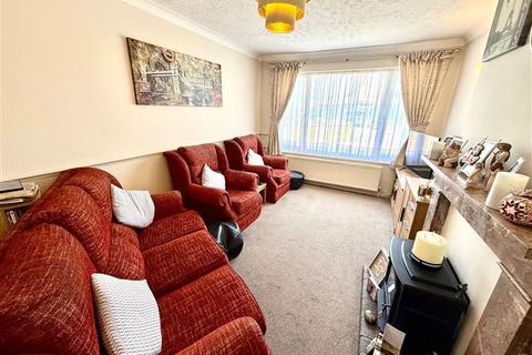 2 bedroom semi-detached bungalow for sale, Plantation Close, Worthing, BN13 2HE