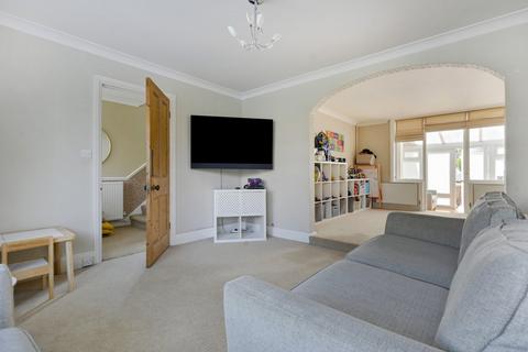 240 Faversham Road, Kennington, Ashford, TN24 9AN