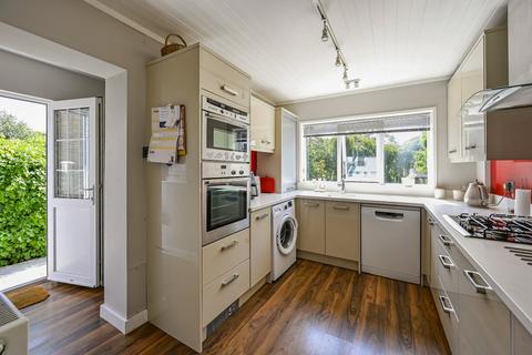 240 Faversham Road, Kennington, Ashford, TN24 9AN