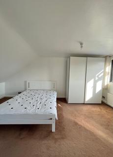 1 bedroom in a house share to rent, Suffolk Road, Barking