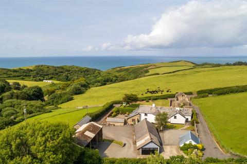 6 bedroom detached house for sale