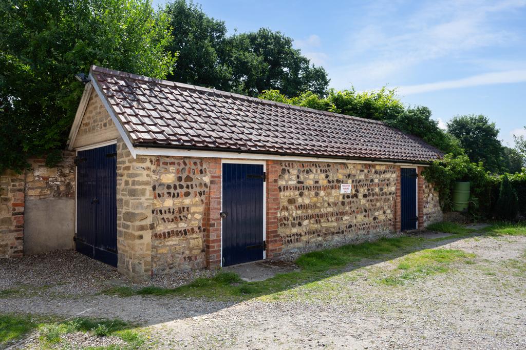 Garage / Store