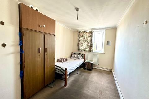 3 bedroom maisonette for sale, Erwood Road, SE7