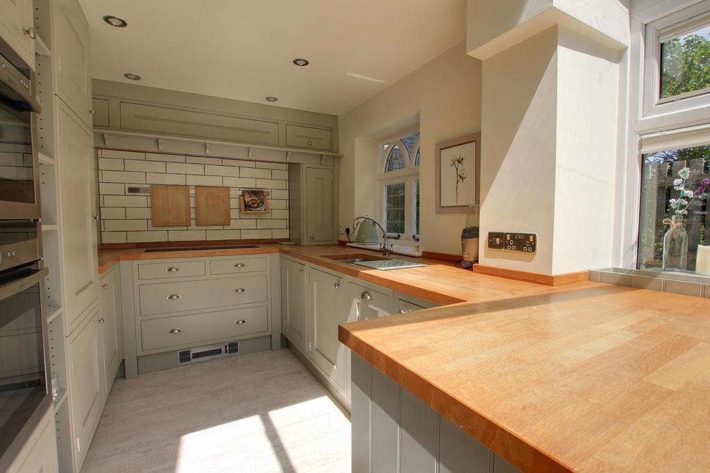 Kitchen b