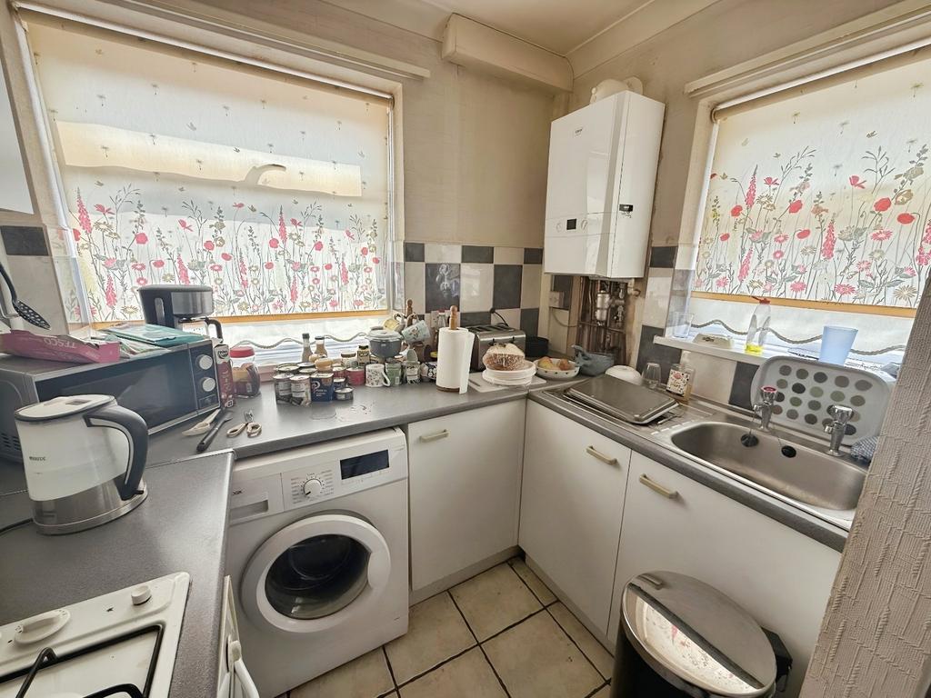Kitchen (Gf)