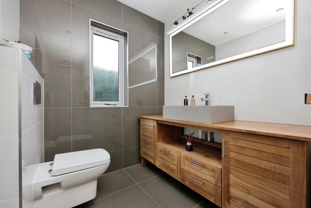 Ensuite