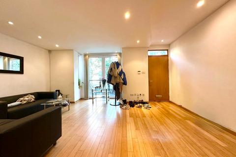 3 bedroom apartment to rent, Westferry Road, London E14