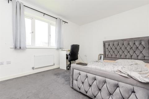 3 bedroom end of terrace house for sale, Geneive Road, Gravesend, Kent