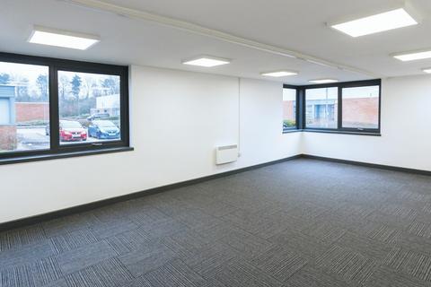 Warehouse to rent, Highlands Rd Solihull B90 4NY