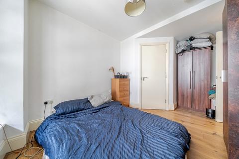 Flat 6, 65 Woodrow, London, SE18 5DH