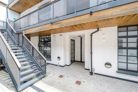 Flat 6, 65 Woodrow, London, SE18 5DH