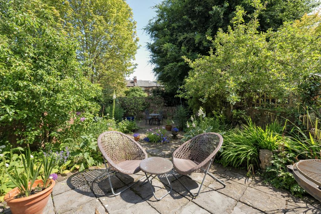 Sunny Garden