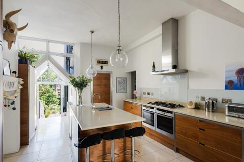 15 Beaconsfield Road, Clifton, Bristol, BS8 2TS