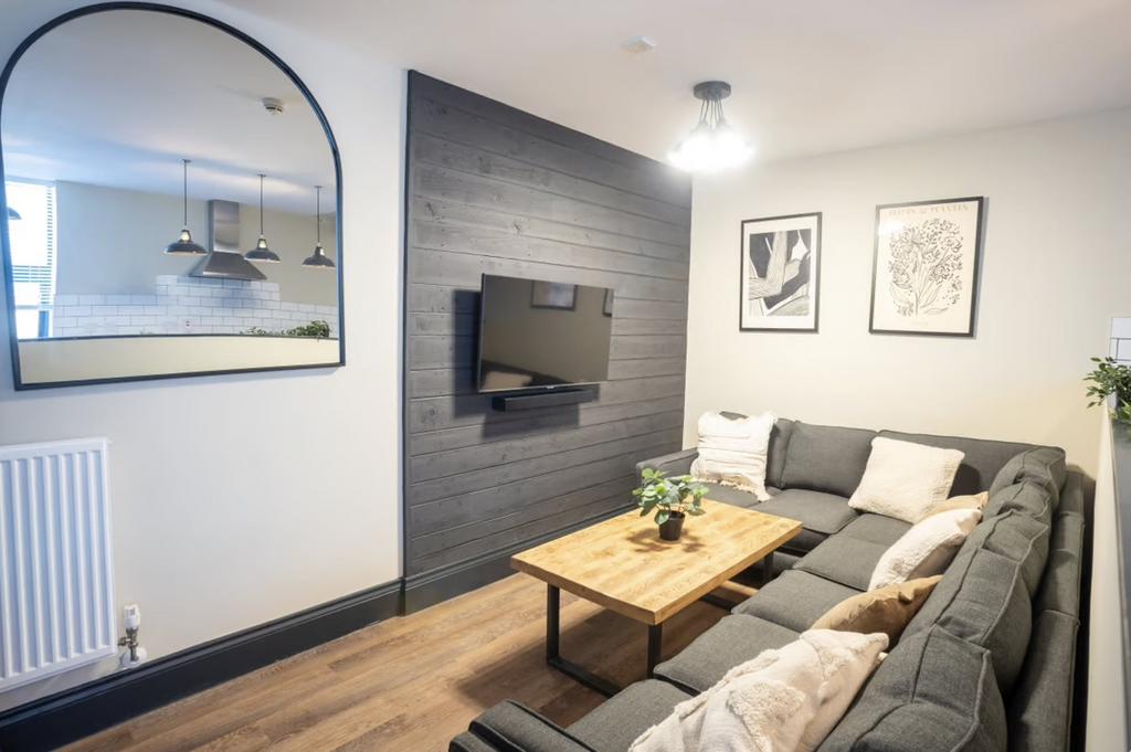 The-hosiery-factory-le1-5th-969362