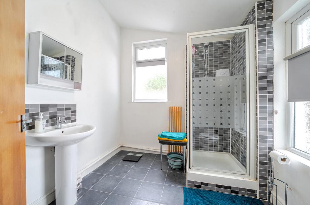 5 1312493 5 68591...