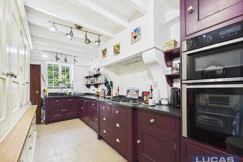 undefined, Yr Efail, Ffordd Brynsiencyn, Llanfairpwll