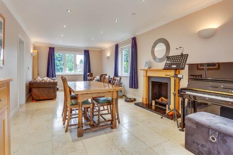 5 bedroom detached house for sale, Grosvenor Road, Caversham