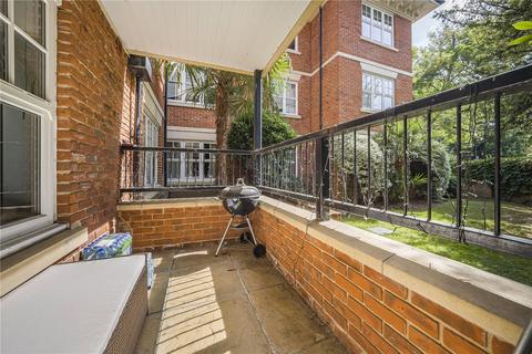 3 Varley Drive, Twickenham, TW1 1QE