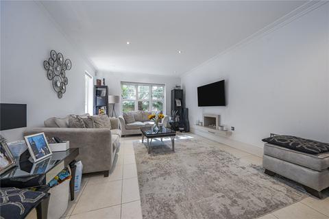 3 Varley Drive, Twickenham, TW1 1QE