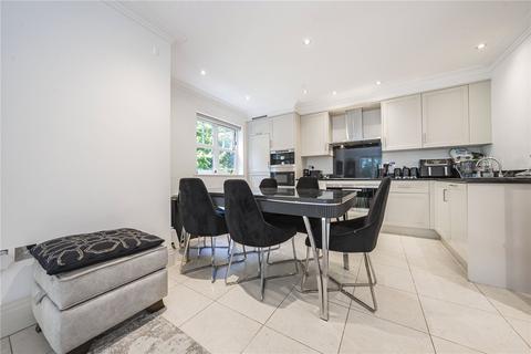 3 Varley Drive, Twickenham, TW1 1QE