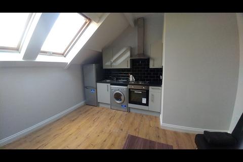 2 bedroom flat to rent, Grattan Road, Bradford BD1
