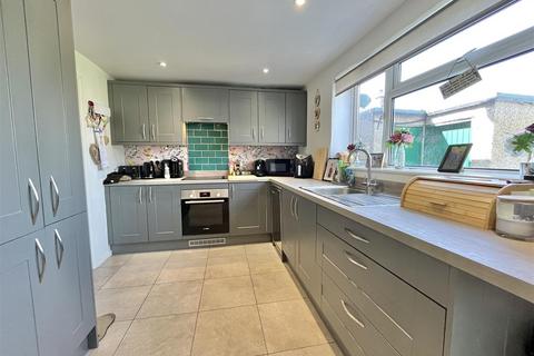 3 bedroom terraced house for sale, Church Fold, Charlesworth, Glossop