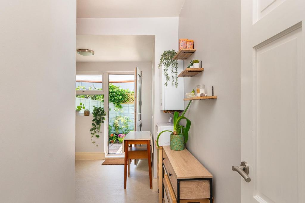 G3 BF5 RBN - Kitchen F.jpg