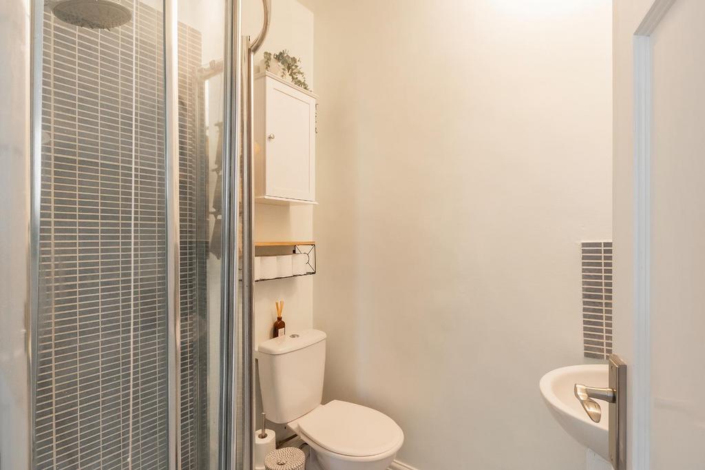 G3 BF5 RBN - Bathroom C.jpg