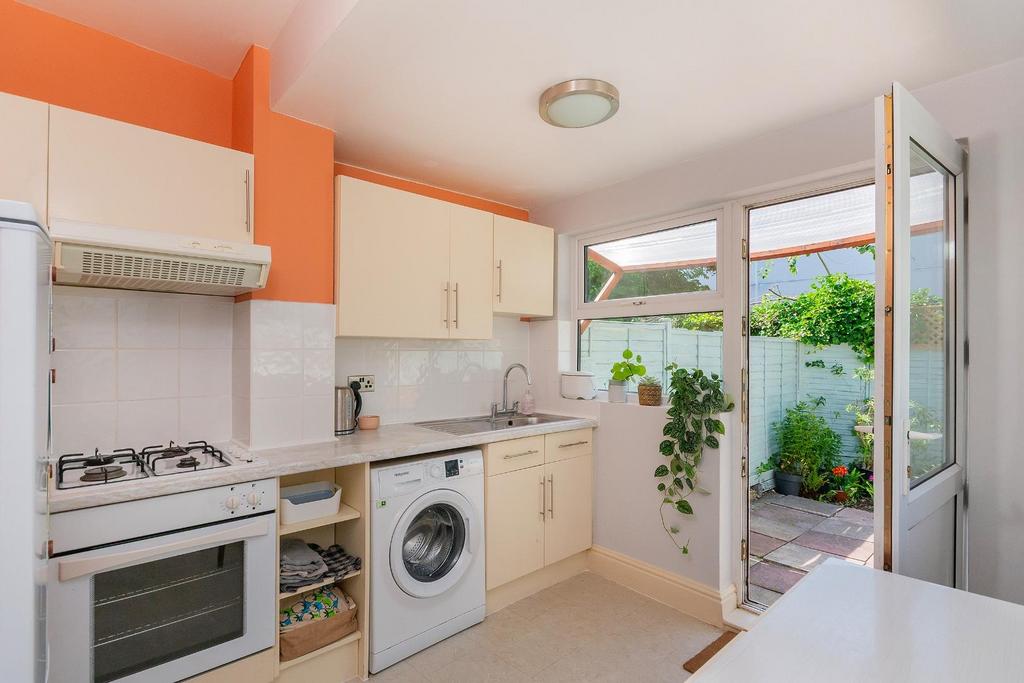 G3 BF5 RBN - Kitchen E.jpg