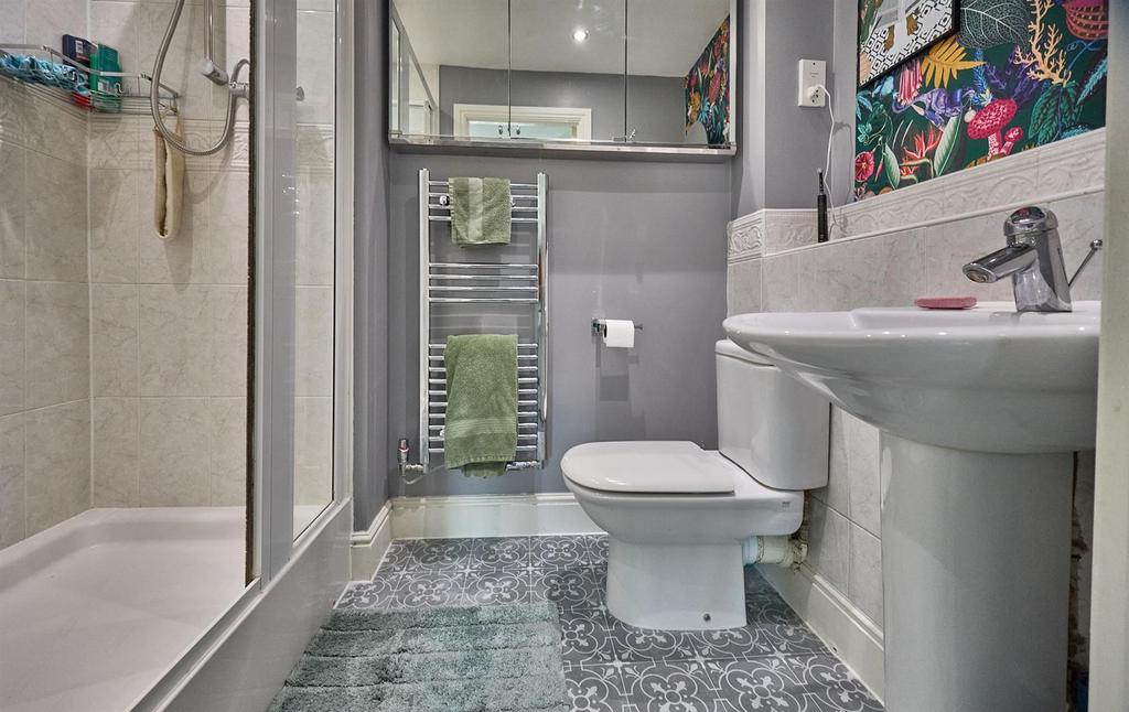 En Suite Shower Room