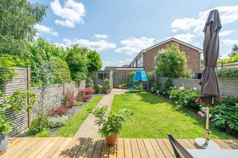 3 bedroom property for sale, Wood End, Park Street
