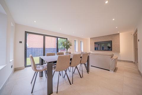 undefined, Denby Croft, Shirley, B90