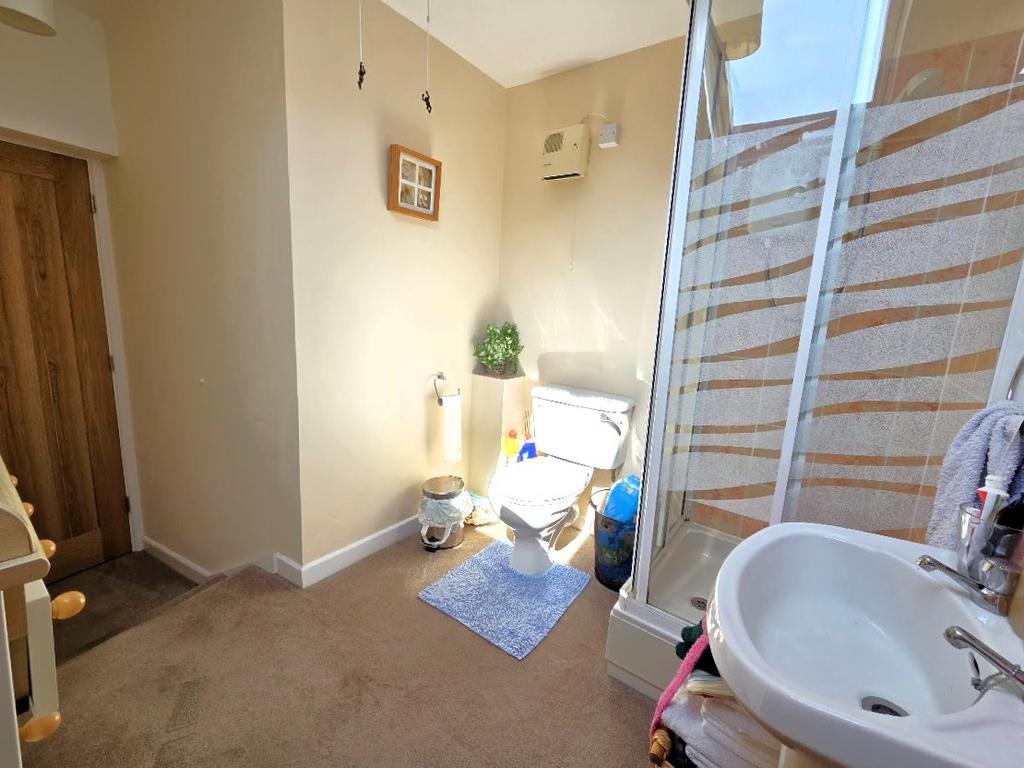 Annexe bathroom