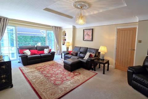 4 bedroom detached house for sale, Chalk Hill, West End, Southampton