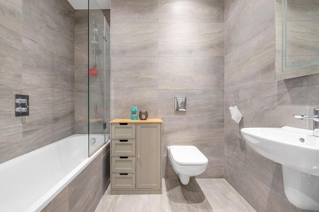 Bathroom.JPG