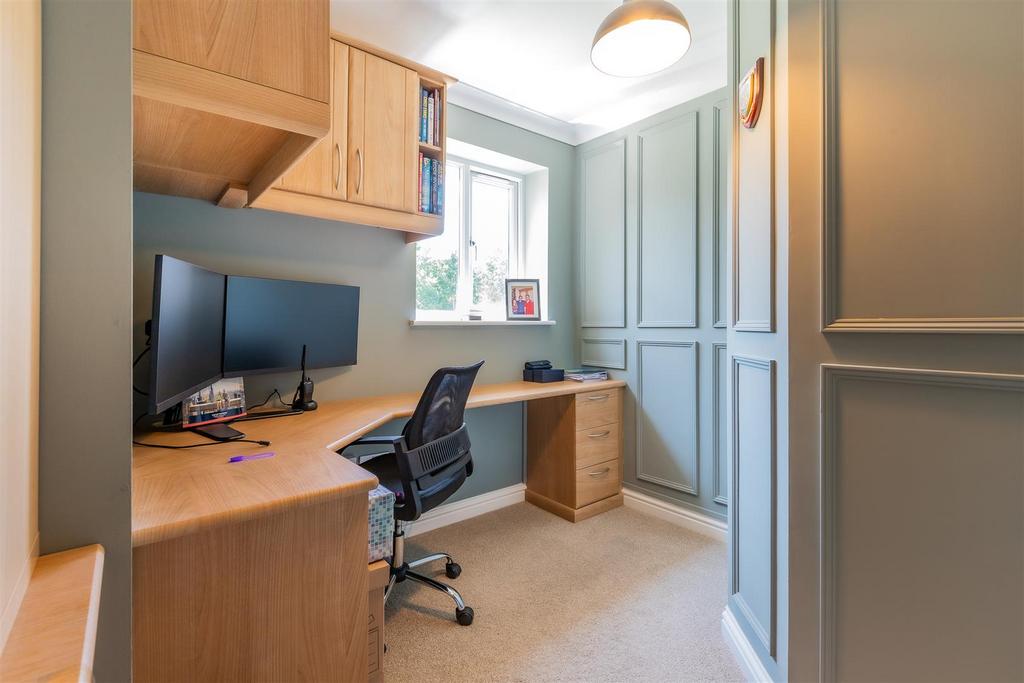 Triscombe Drive 28-29.jpg