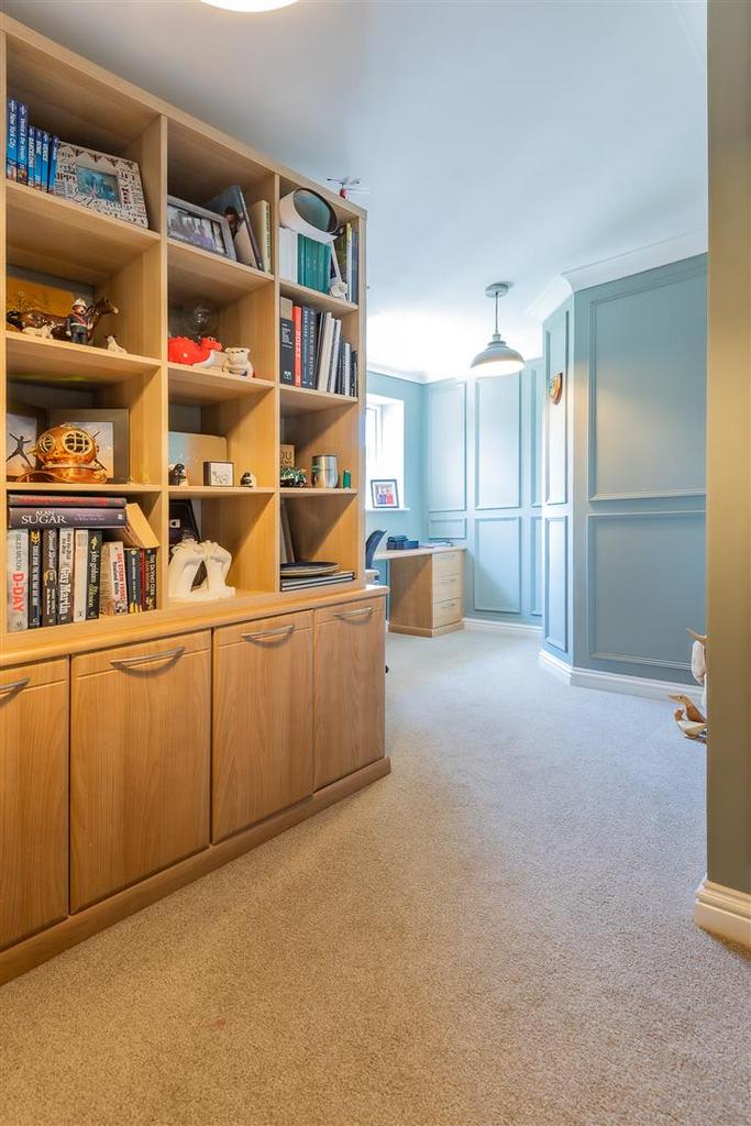 Triscombe Drive 28-28.jpg