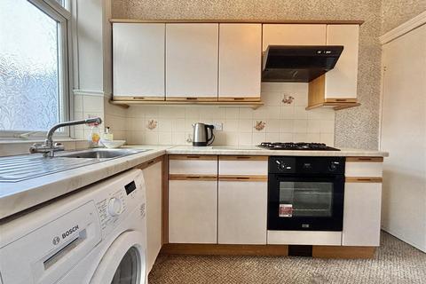 2 Booth Street, Queensbury, Bradford, BD13 2HU