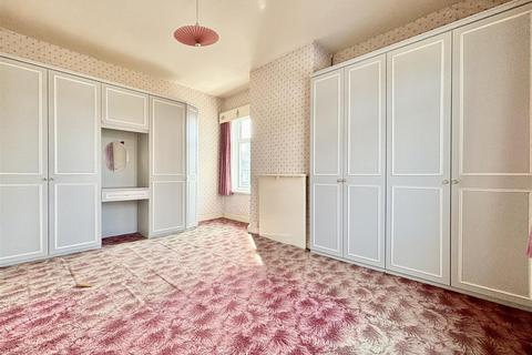 2 Booth Street, Queensbury, Bradford, BD13 2HU