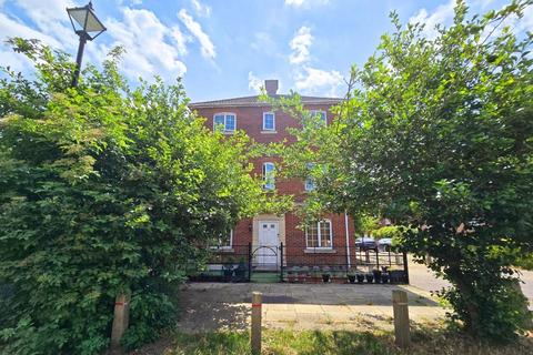 4 bedroom townhouse for sale, Moonstone Square, Sittingbourne ME10