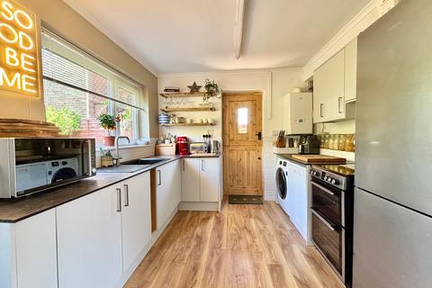 4 bedroom detached house for sale, Warnham Gardens, Bexhill-on-Sea, TN39