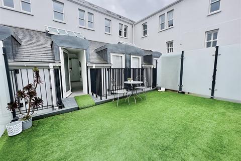 2 bedroom apartment for sale, College Gardens, La Pouquelaye, Jersey JE2