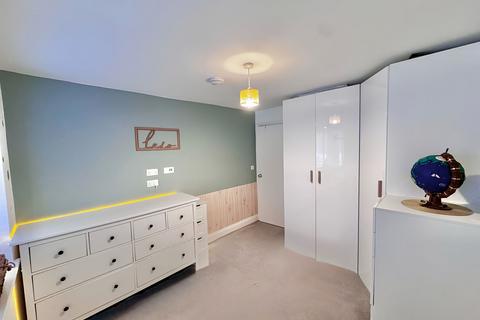 2 bedroom apartment for sale, College Gardens, La Pouquelaye, Jersey JE2