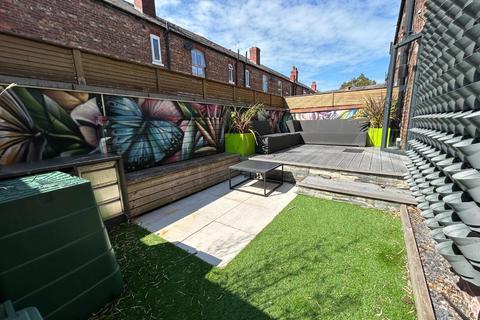 2 bedroom end of terrace house for sale, Bottesford Avenue, West Didsbury
